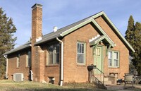 Building Photo - 402 S Eagleson Ave