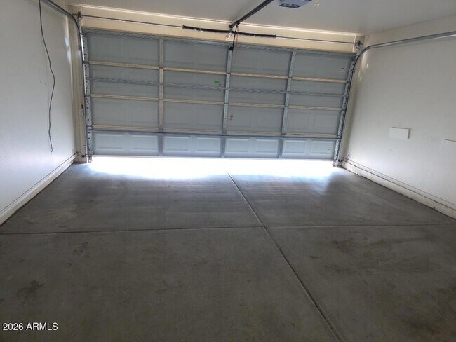 Building Photo - 3212 E Kerry Ln