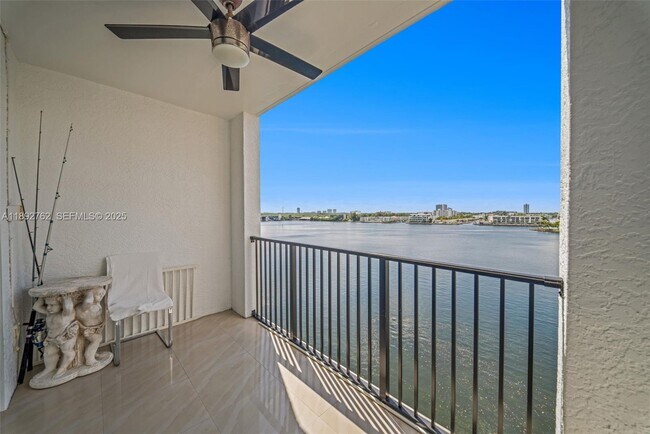 Building Photo - 17150 N Bay Rd