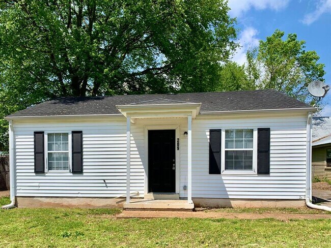 Primary Photo - 209 Burch Rd