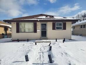 Building Photo - 3 Bedroom Single Family Ranch Home