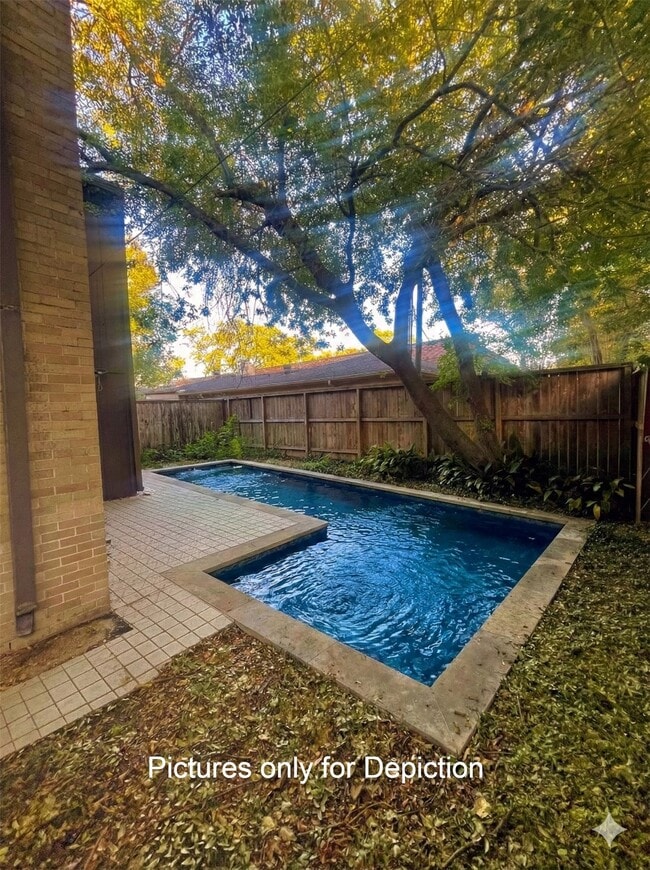 Building Photo - 4560 Bellaire Blvd