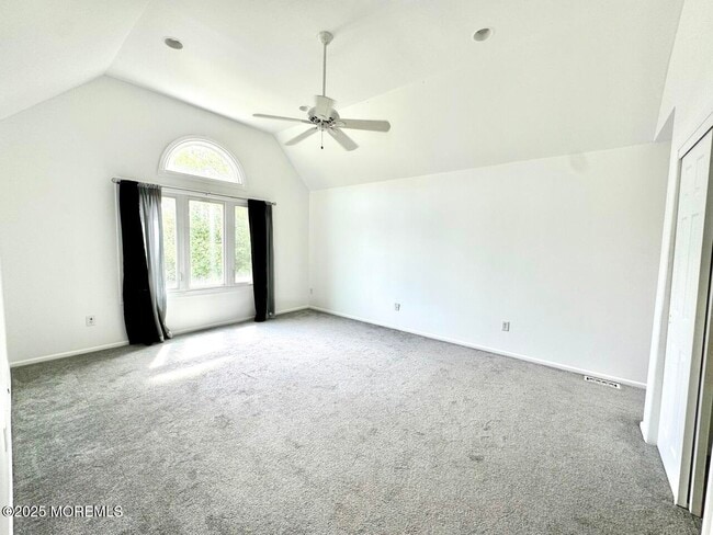Building Photo - 14 Fisher Dr