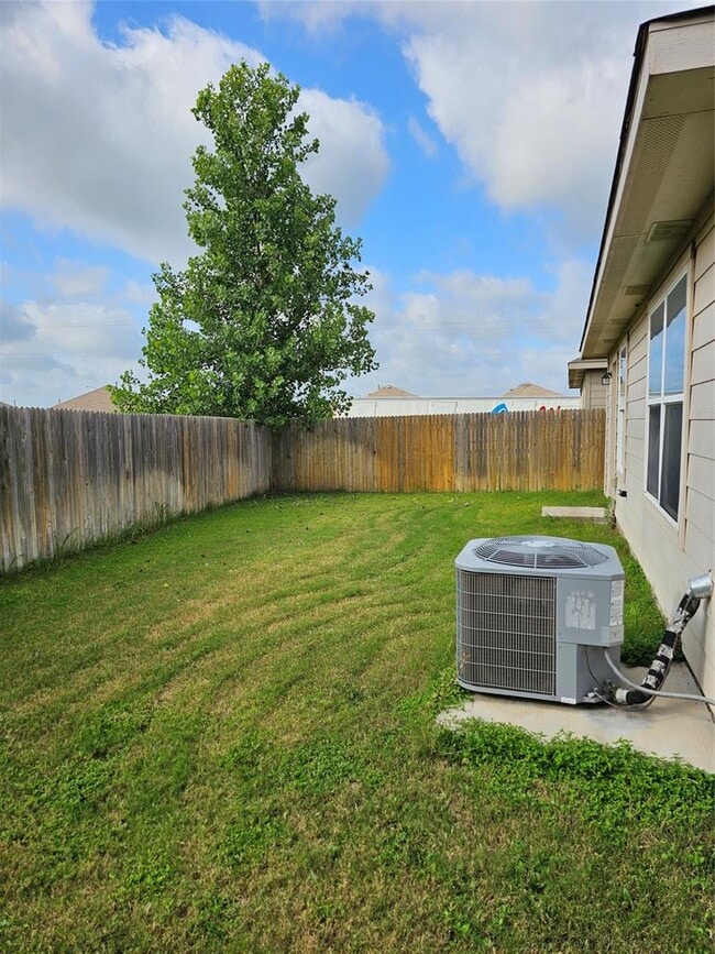Building Photo - 3503 Batson Dr