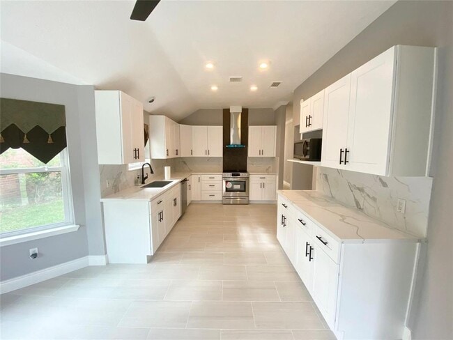 Building Photo - 14218 Manderly Dr