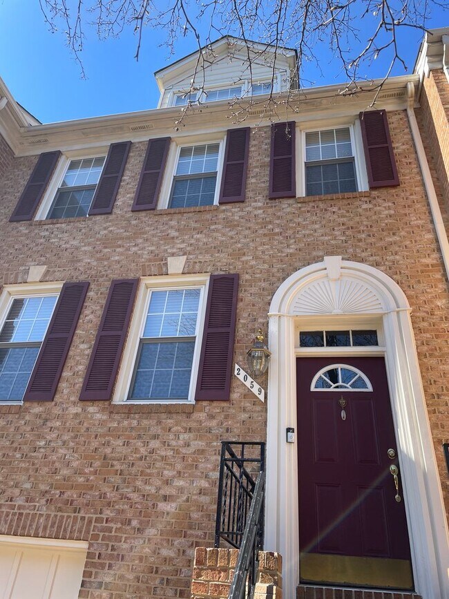 Building Photo - Luxurious And Spacious 3 Bed 2 Bath Brick Townhouse In Tysons Station