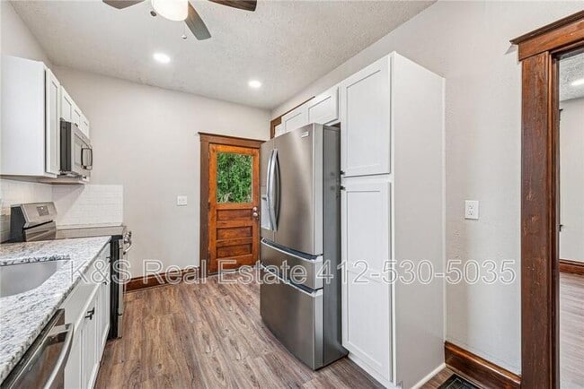 Building Photo - 518 10th St