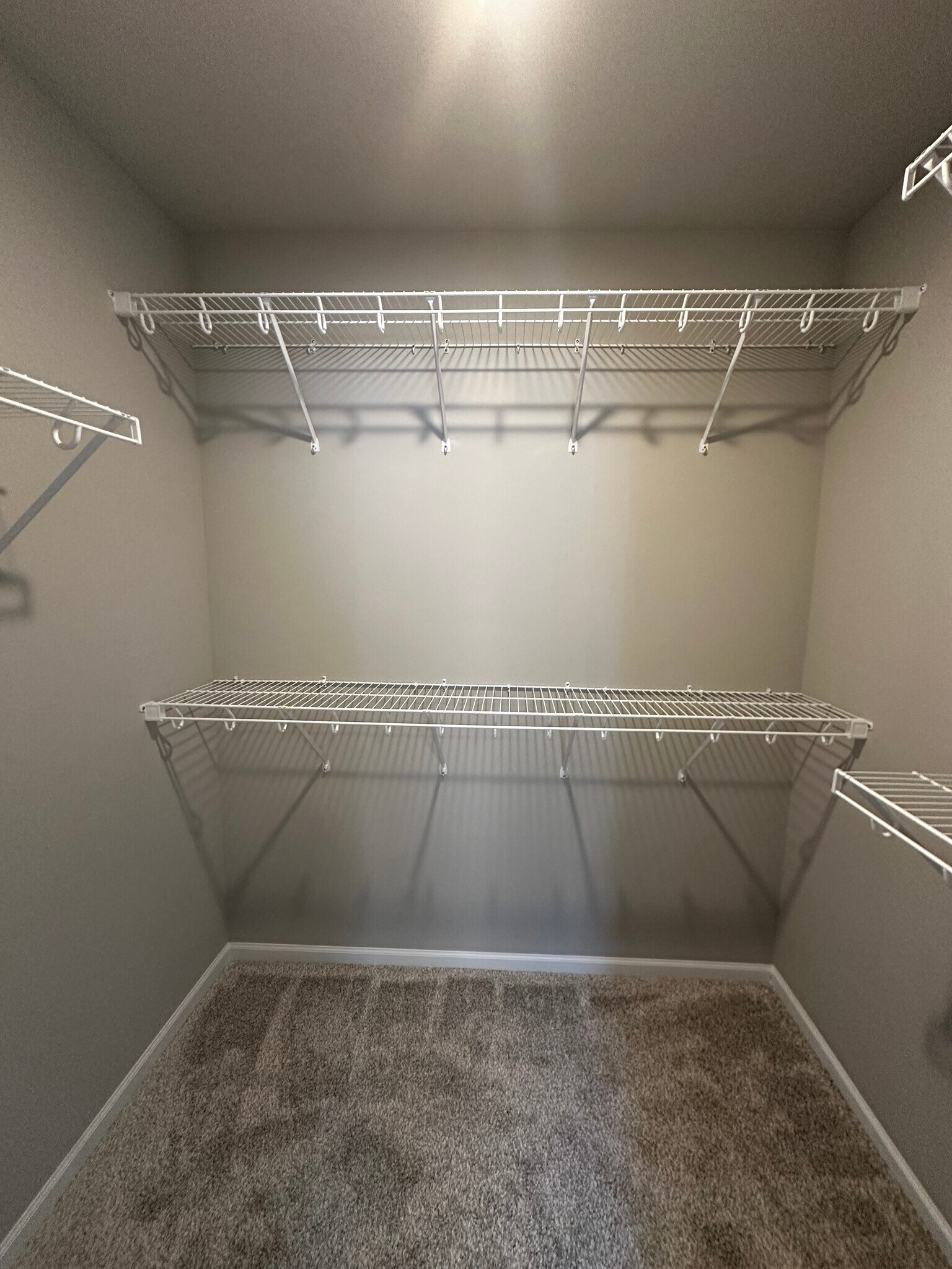 Building Photo - 6710 Meadow View Dr S