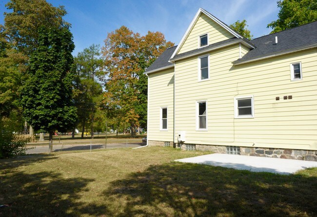 Building Photo - 234 Marion Ave NW