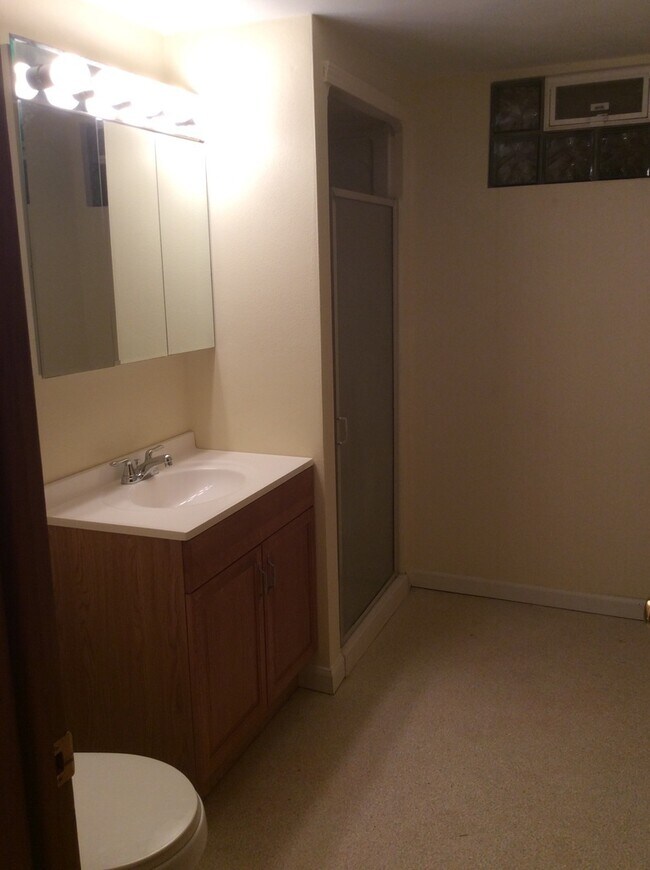 Building Photo - 269 Flintridge Dr