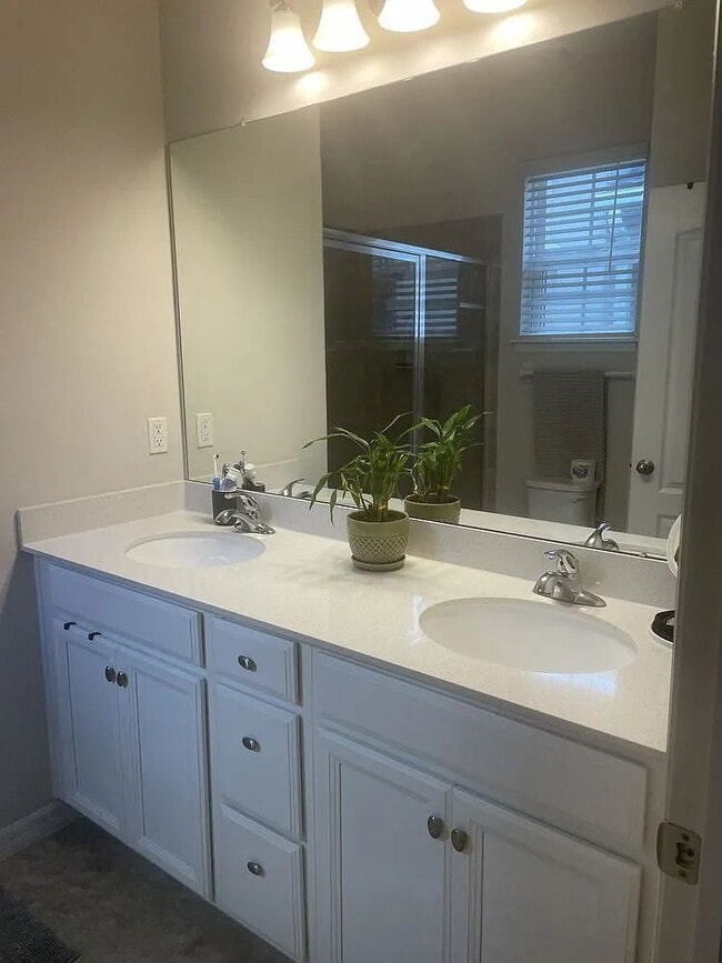 Building Photo - 3 bedroom, 2 bath villa in Land O' Lakes!