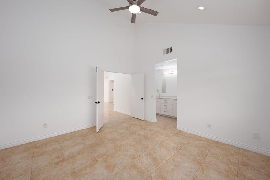 Building Photo - 74755 San Cristoval Cir