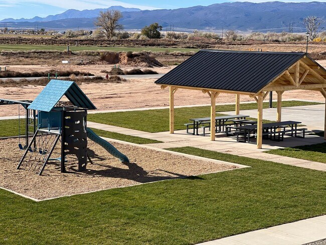 Building Photo - Brand New Home!