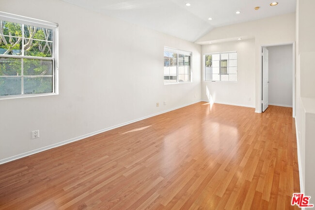 Building Photo - 1453 S Durango Ave