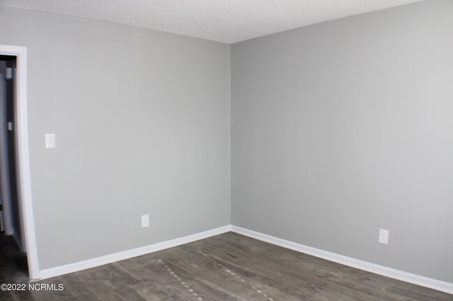 Building Photo - 107 Hickory Grove Dr