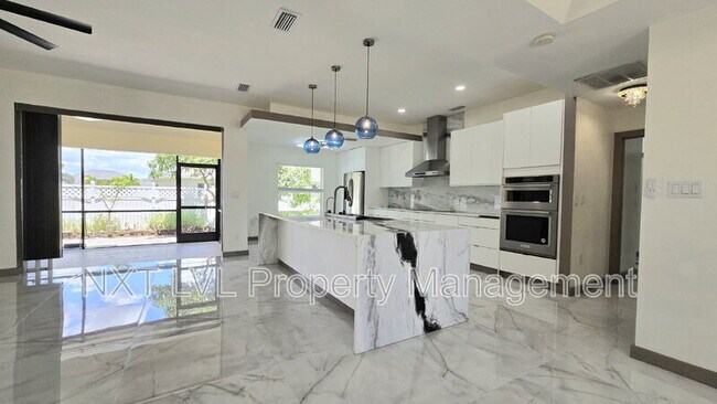 Building Photo - 511 SE 25th Terrace