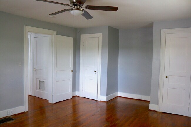 Apt B Bedroom 1 - 210 W Poplar St