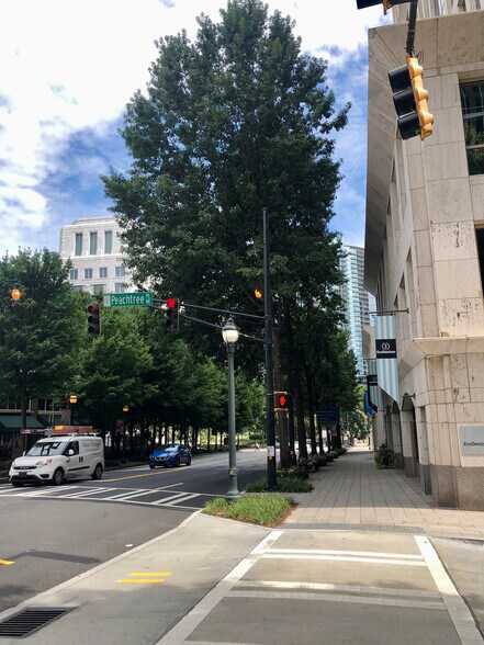 Building Photo - 923 Peachtree St NE