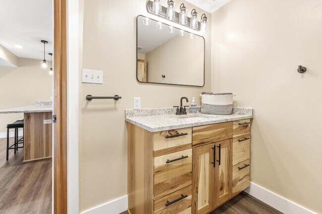 Building Photo - Hillside Hideaway in Historic Virginia Cit...