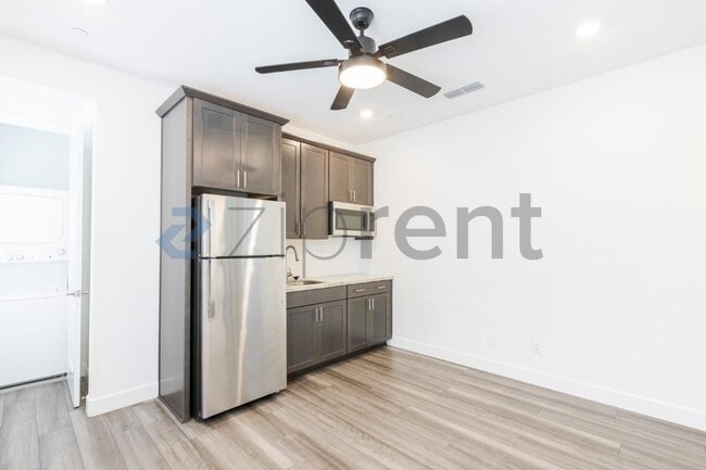 Building Photo - 6193 Oberlander Dr