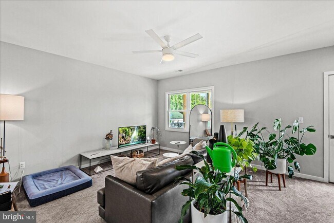 Building Photo - Newly Built Modern Home for Rent in Charming Colonial Beach – with Pool Access Included!