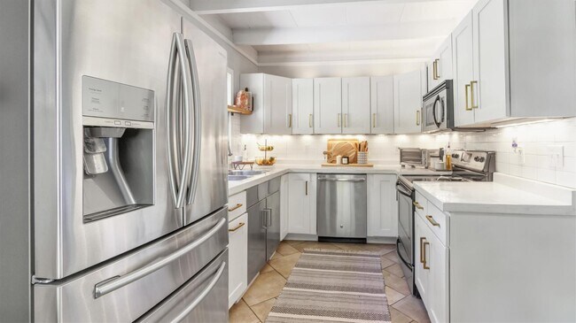 Building Photo - 274 Little Fresh Pond Rd
