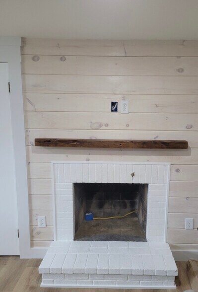 Living room - 33A Bridge St