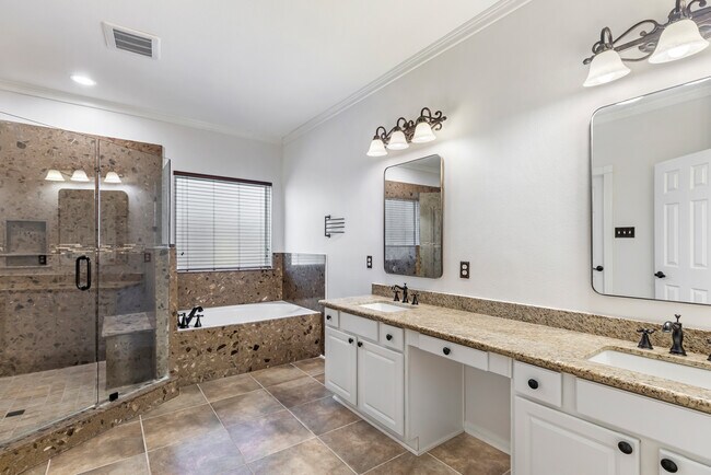 Building Photo - 9960 Cassowary Dr