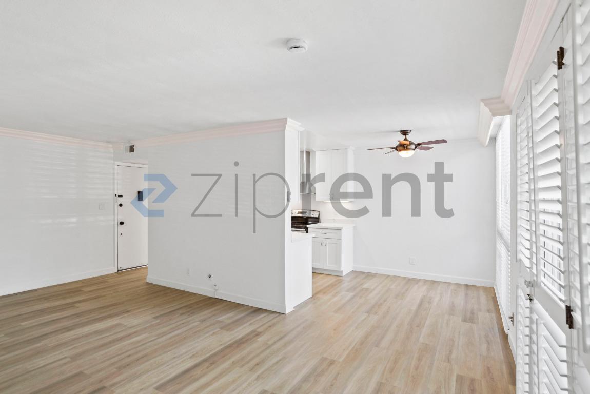 Building Photo - Unit 103