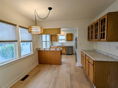 Building Photo - 616 Newtown St