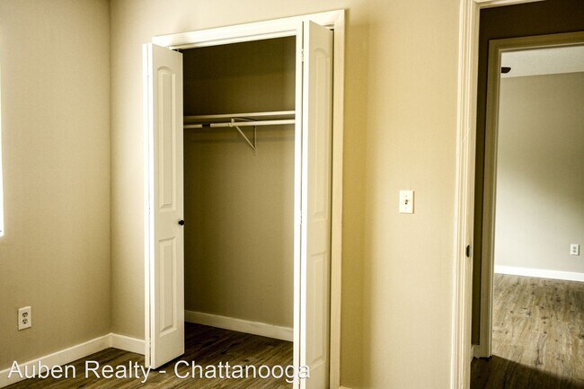 Building Photo - 3 br, 2.5 bath House - 1422 Stratton Place...