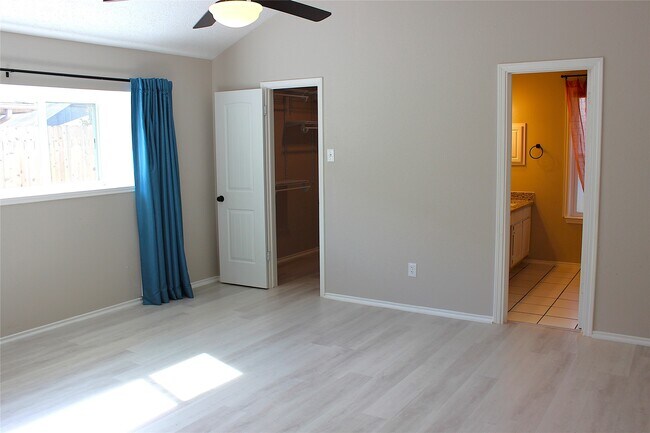 Building Photo - 1210 Three Forks Dr