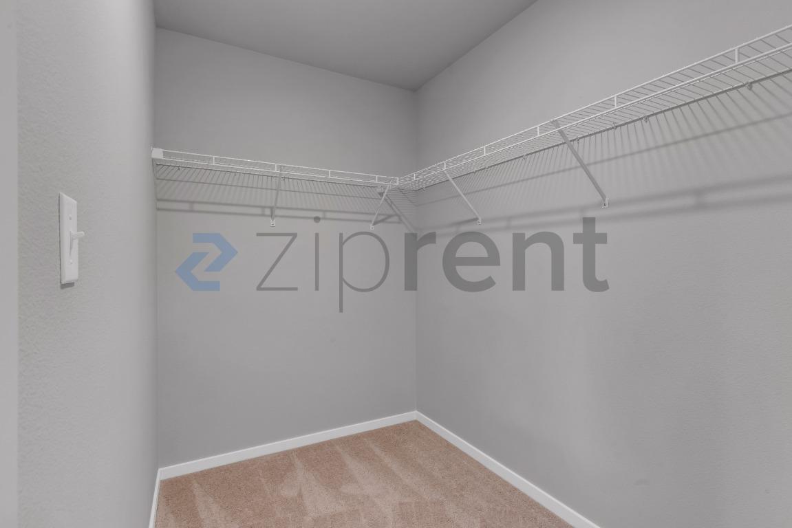 Building Photo - Unit