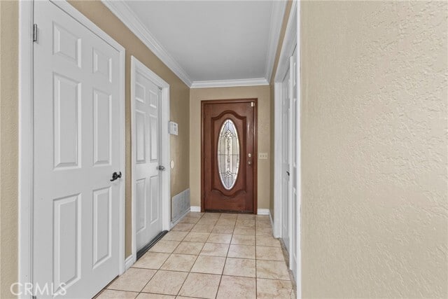 Building Photo - 8557 Saddle Creek Dr