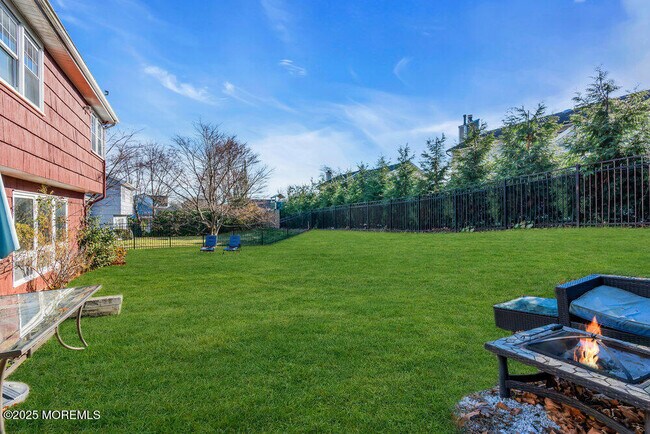 Building Photo - 260 Howard Ave