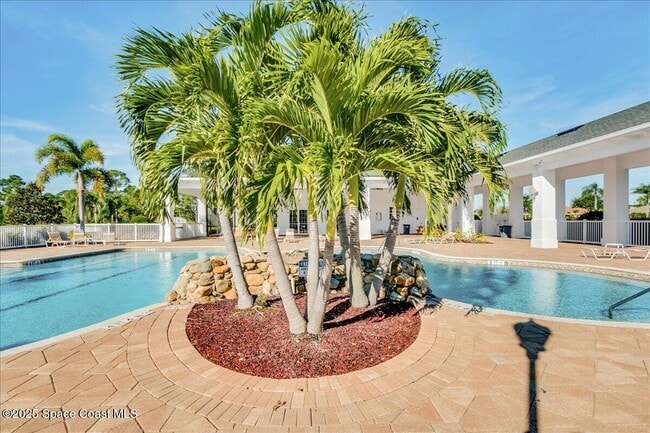 Building Photo - 558 Gardendale Cir SE