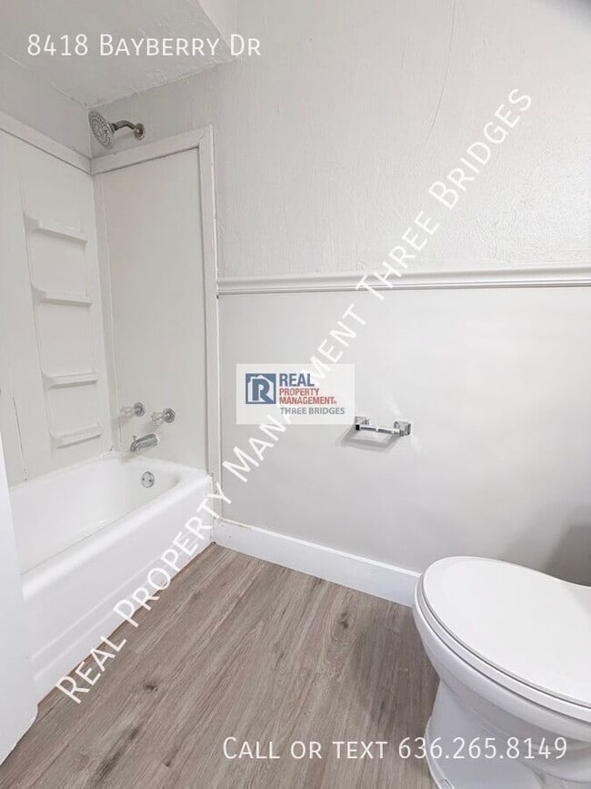 Building Photo - 8418 Bayberry Dr