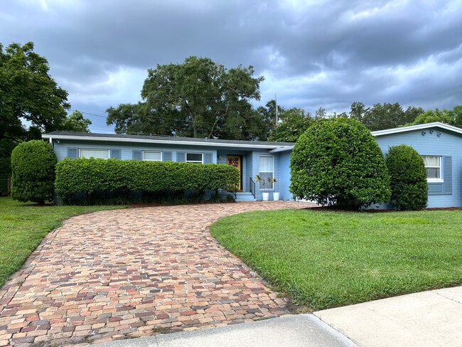 Building Photo - 2720 Dellwood Dr