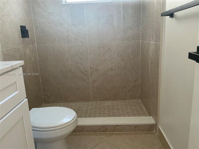 Building Photo - 501 Gardens Dr