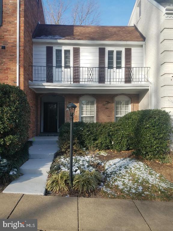 Primary Photo - 1152 Wimbledon Dr