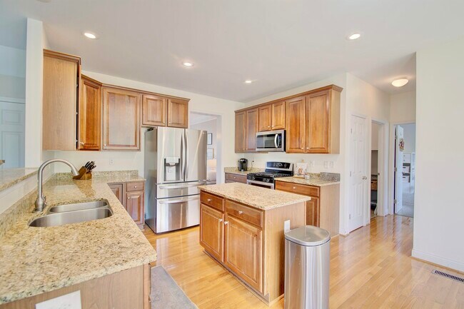 Building Photo - 9918 Burleigh Ln