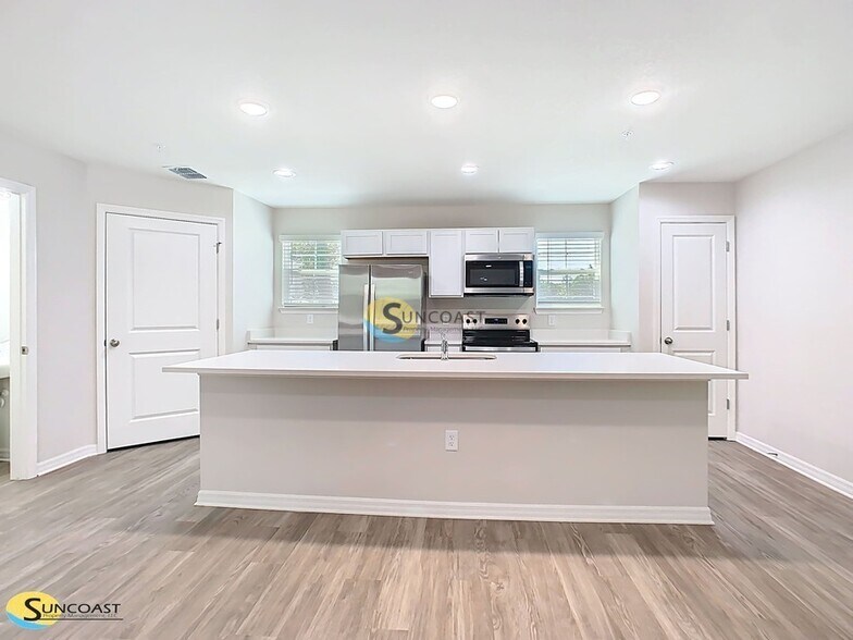 Building Photo - 3821 SW 43rd Ct