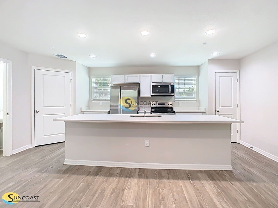 Building Photo - 3821 SW 43rd Ct