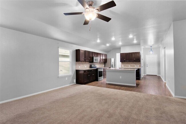 Building Photo - 704 Red Tails Dr