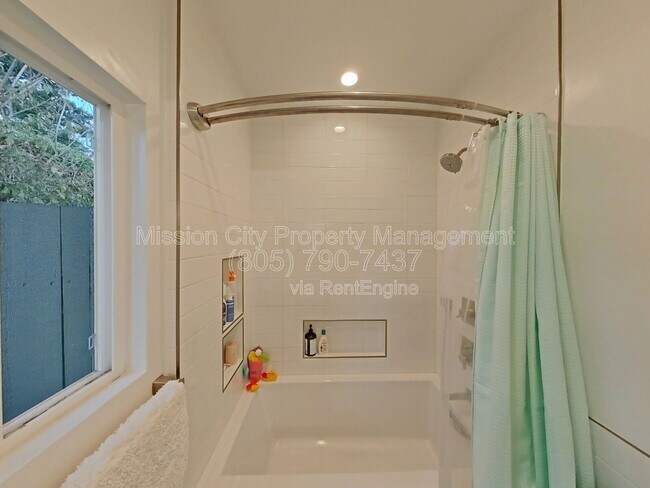 Building Photo - 5339 Berkeley Rd