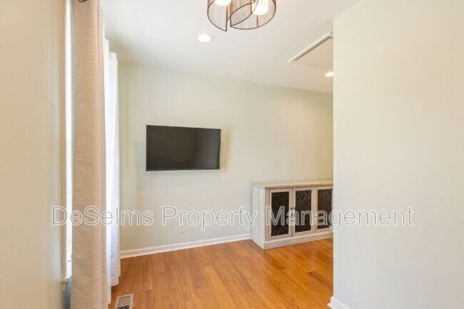 Building Photo - 6999 Tartan Dr