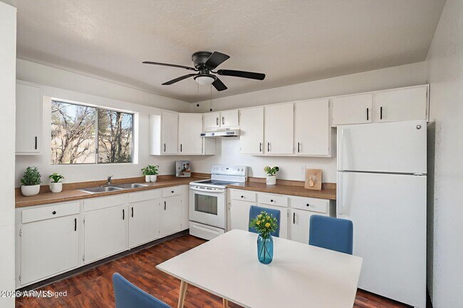 Building Photo - 4224 Canyon Trail