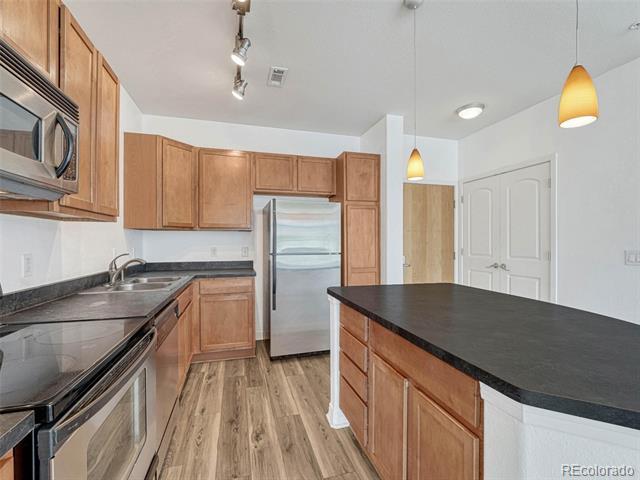 Building Photo - 10176 Park Meadows Dr