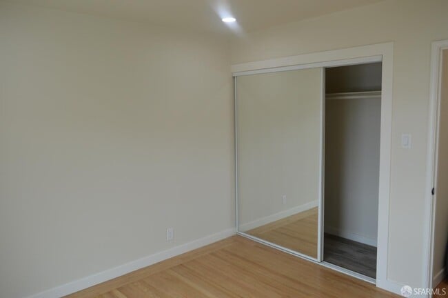 Building Photo - 87 Lakemont Dr