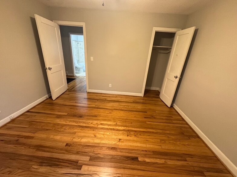 Building Photo - 28 Hollywood Ct